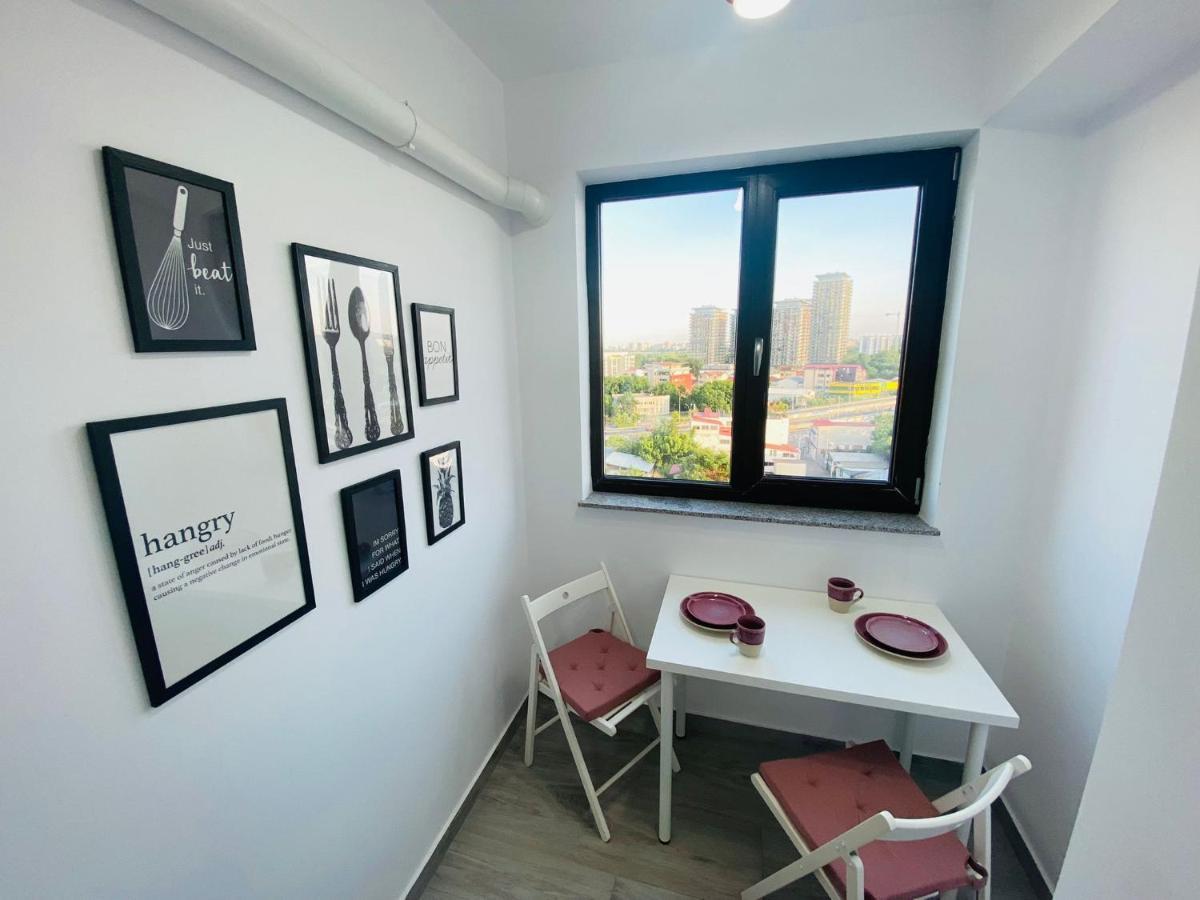Soho Apartment - City View With Rooftop Garden Бухарест Екстер'єр фото