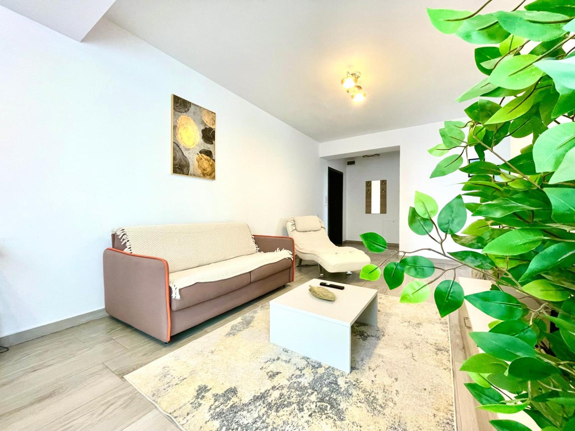 Soho Apartment - City View With Rooftop Garden Бухарест Екстер'єр фото